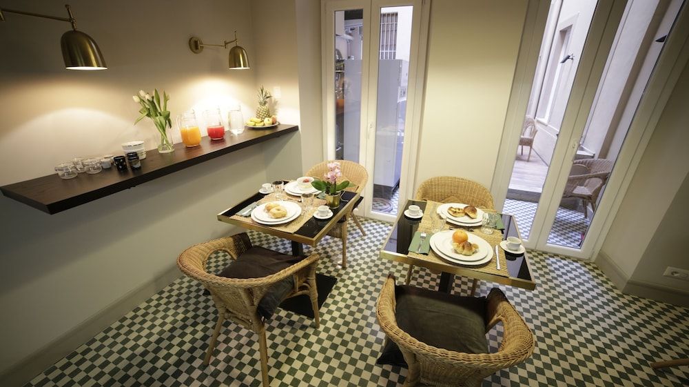 undefined Suitelifetrevi 9