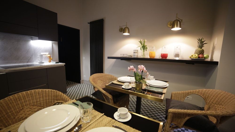 undefined Suitelifetrevi 5