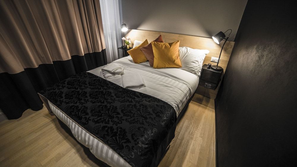 Suitelifetrevi Deluxe Double Room 9