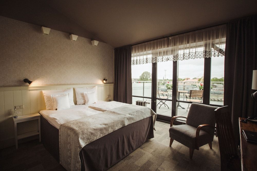 Junior Suite, Terrace (with Morning Gym Access)