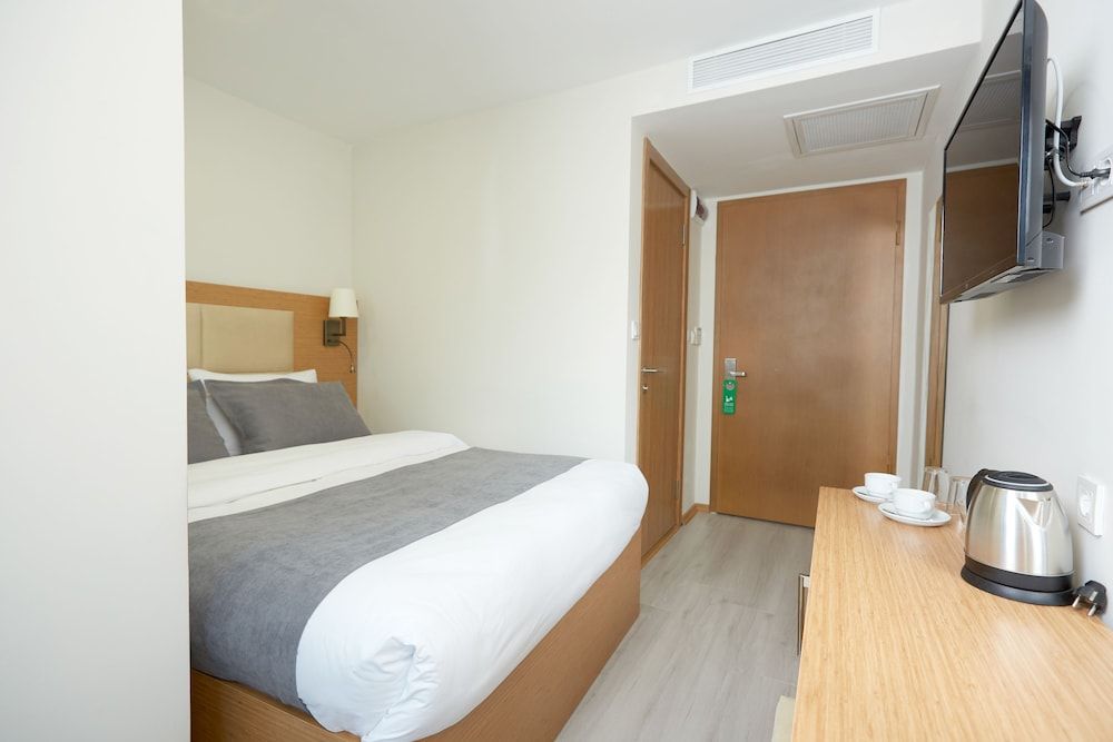 Kartal Palace Taksim Square Economy Double Room, City View 3