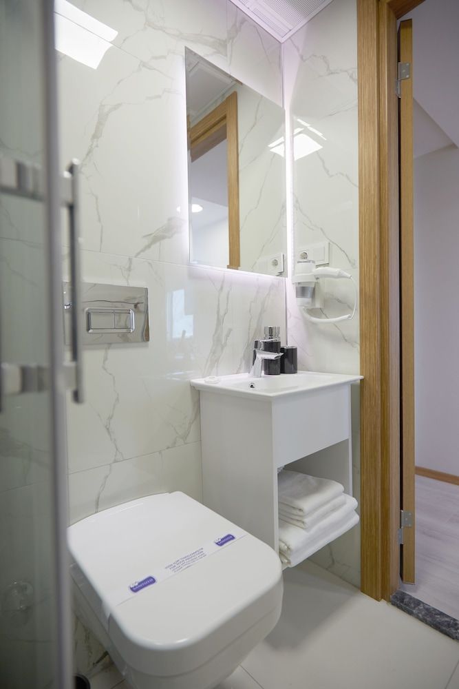 Kartal Palace Taksim Square Economy Double Room, City View 13