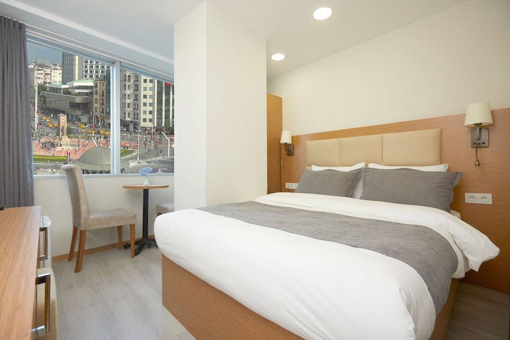 Kartal Palace Taksim Square Economy Double Room, City View 2