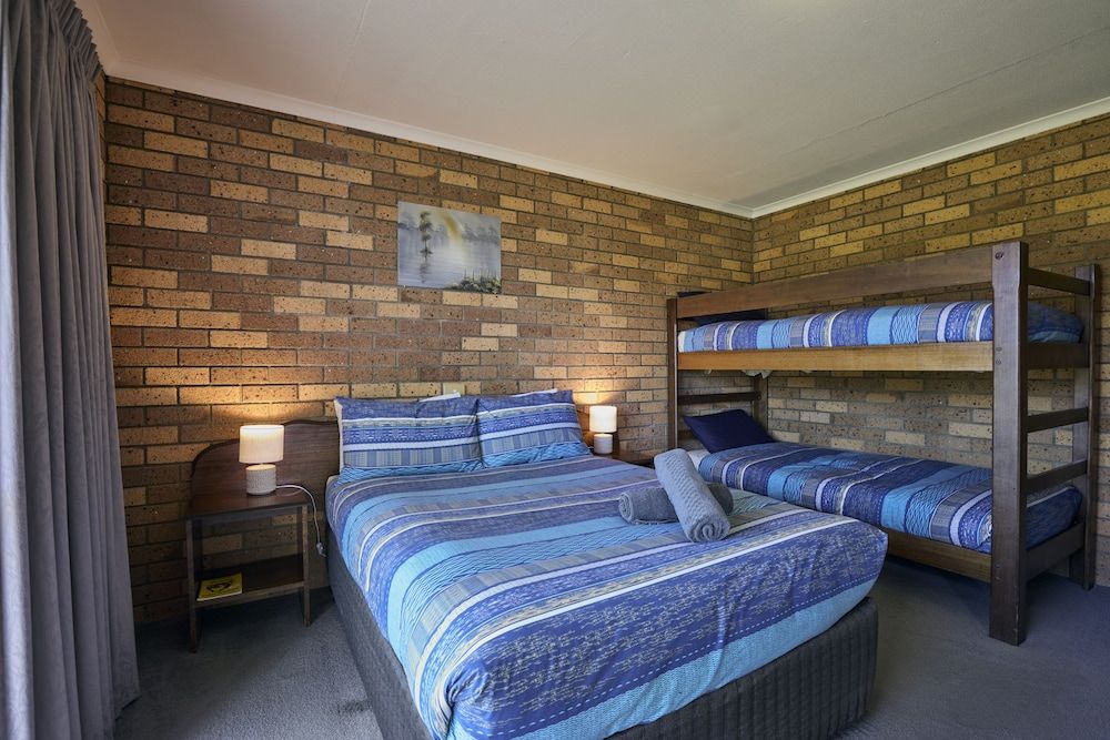 Family Room, Balcony (Standard Room - Family 4)