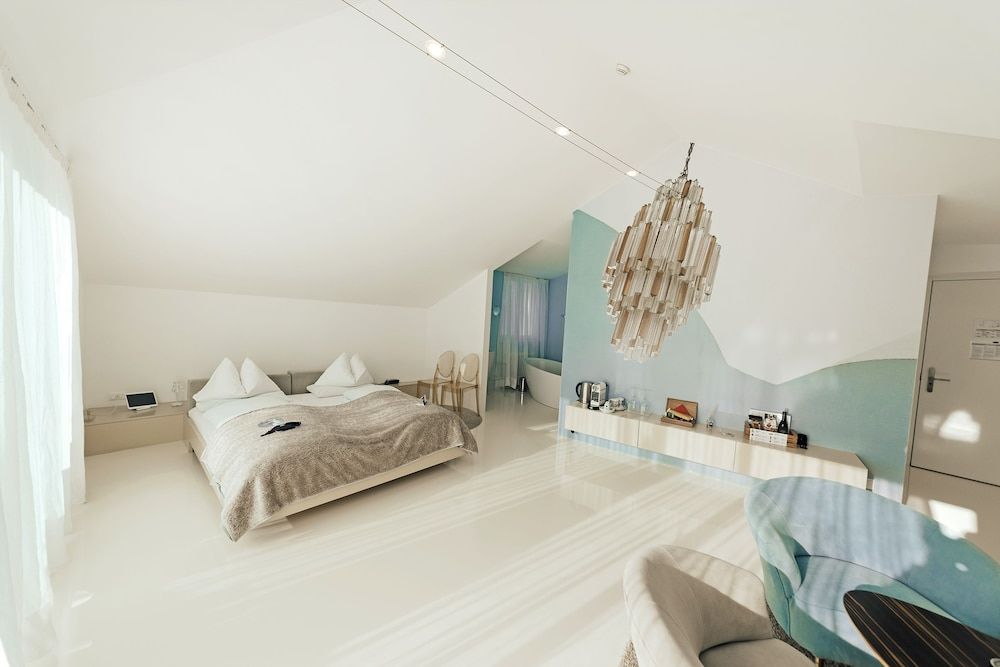 Design Double Room, 1 Double Bed, Hot Tub