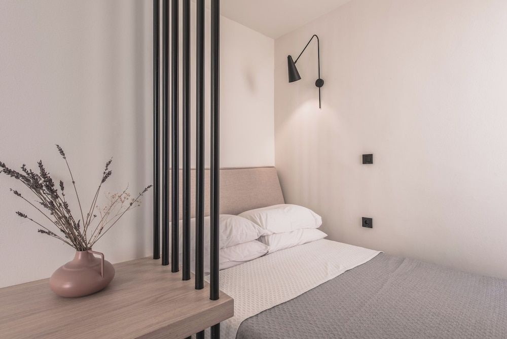 Yria Hotel Deluxe Quadruple Room 16