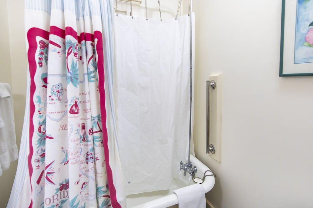 Hibiscus Coffee & Guesthouse Comfort Room (Hibiscus) 5