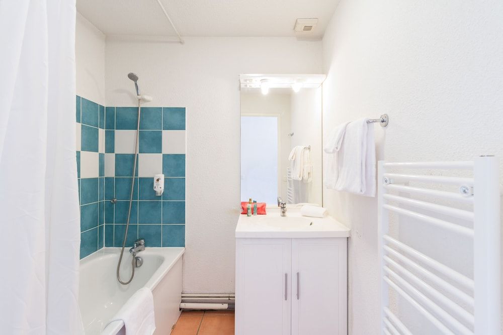 Garden & City Lyon Lissieu Apartment, 2 bedrooms, for 6 people 5