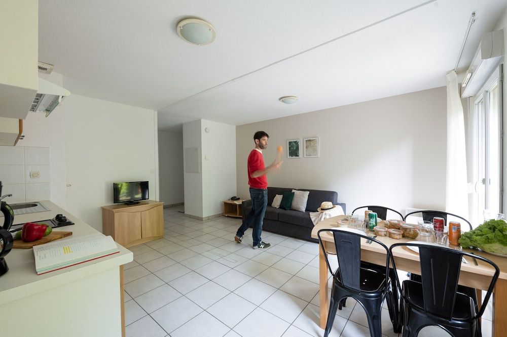 Garden & City Lyon Lissieu Apartment, 1 bedroom, for 4 people 6