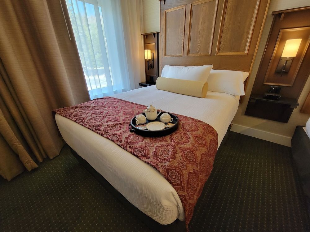 Kilmorey Lodge Standard Double Room, 2 Queen Beds, Mountain View 8