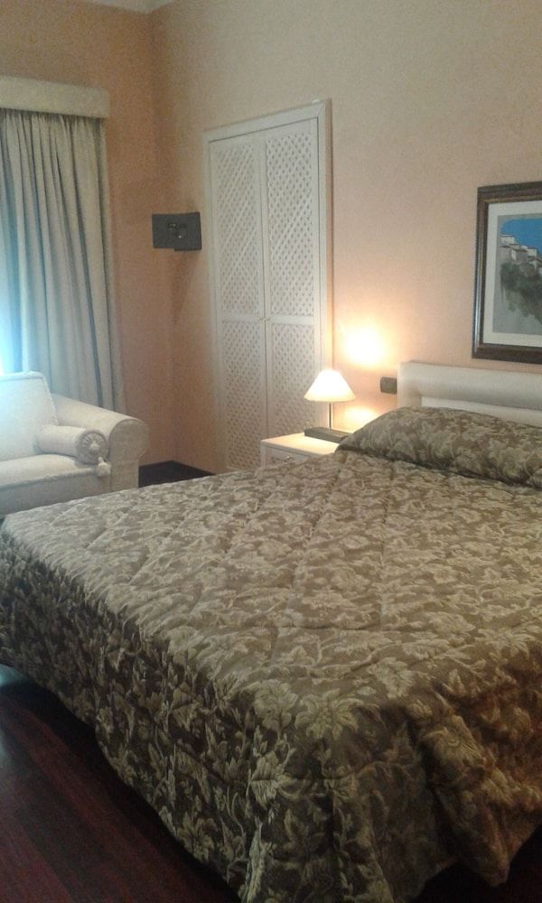 Colosseo Studio Suites Junior Suite 3