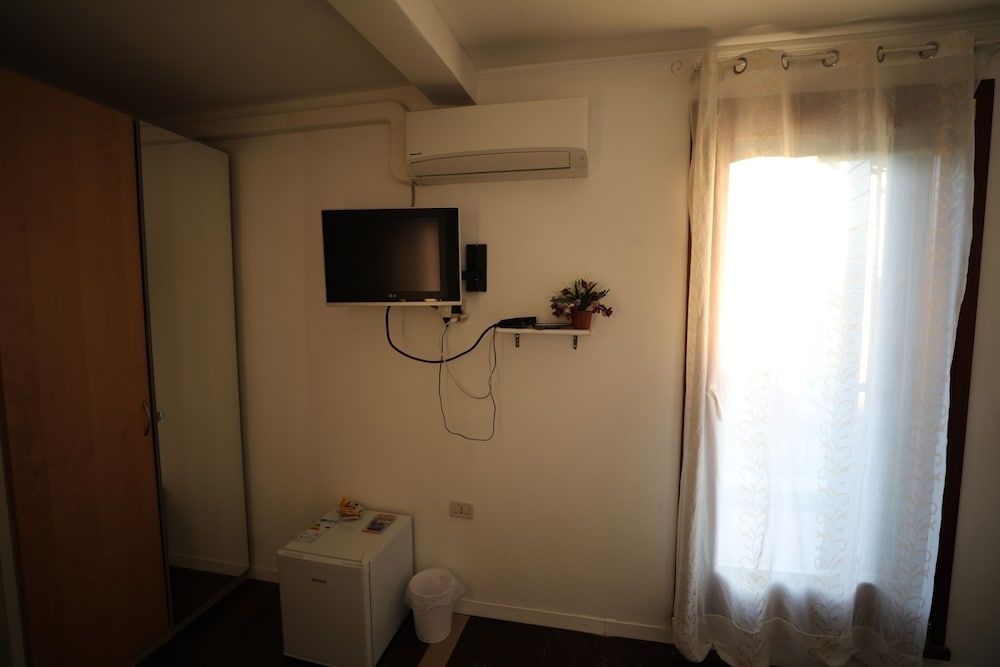 Lovely Apartment In Venice Superior Double or Twin Room, Balcony 8