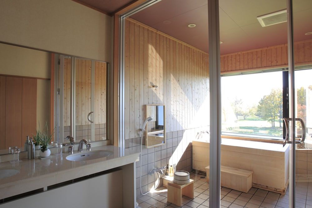 Japanese Tatami Room with private Japanese cypress bath