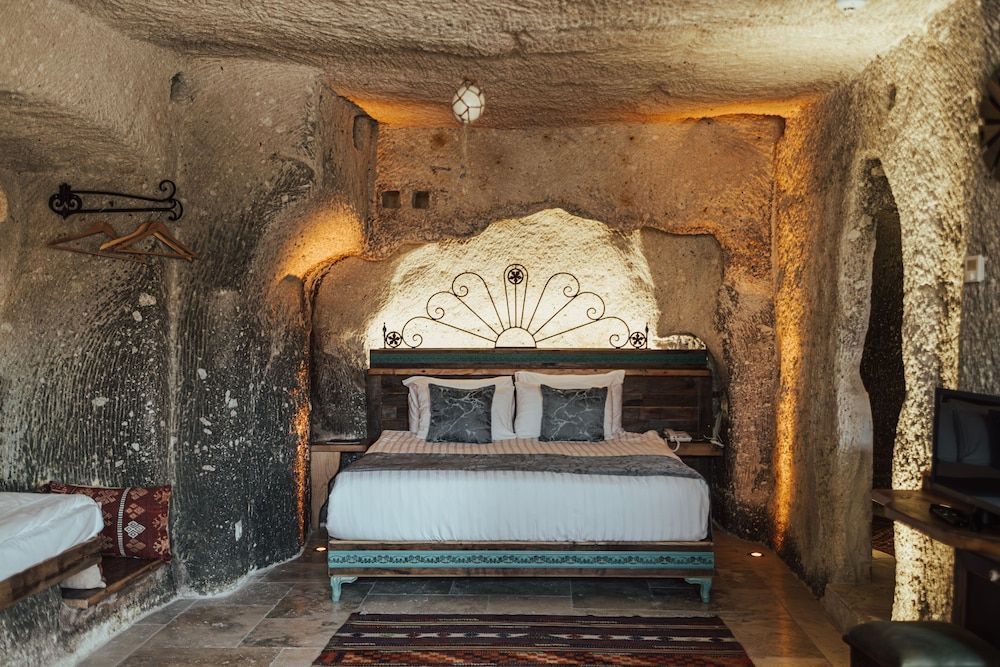 Sah Saray Cave Suites Halal Hotel