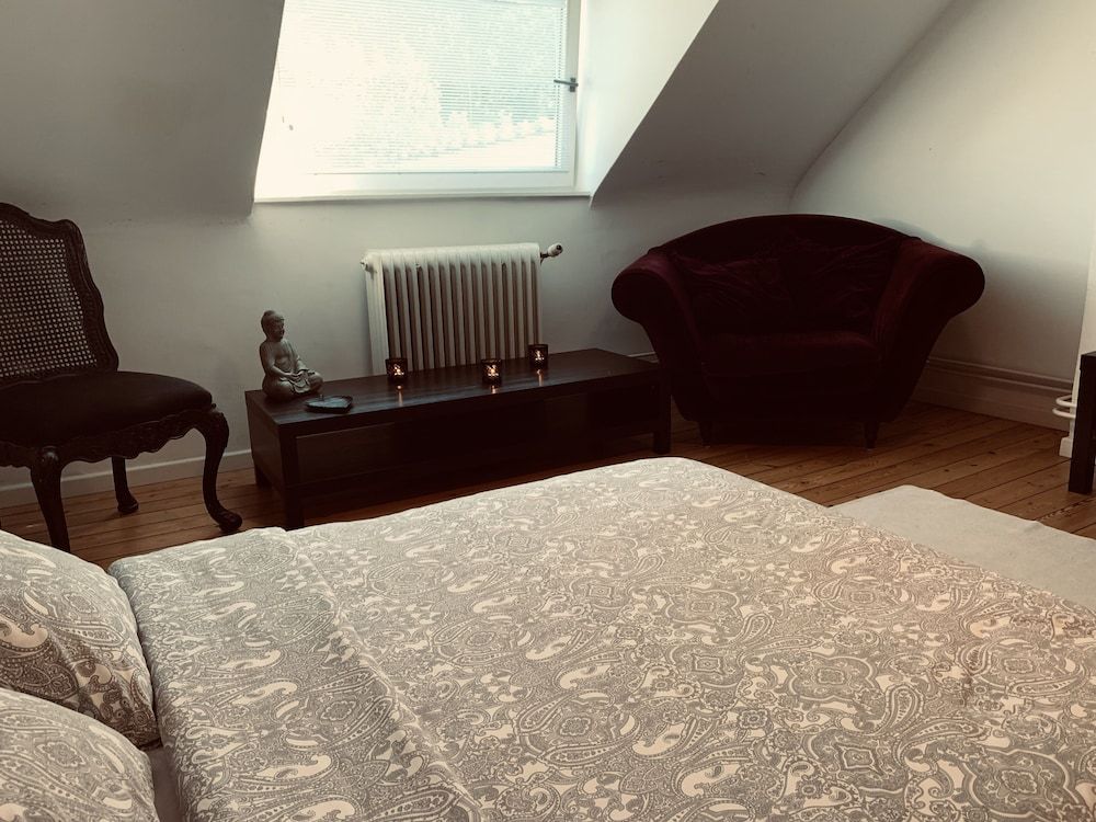 Chic Cocoon Comfort Room 3