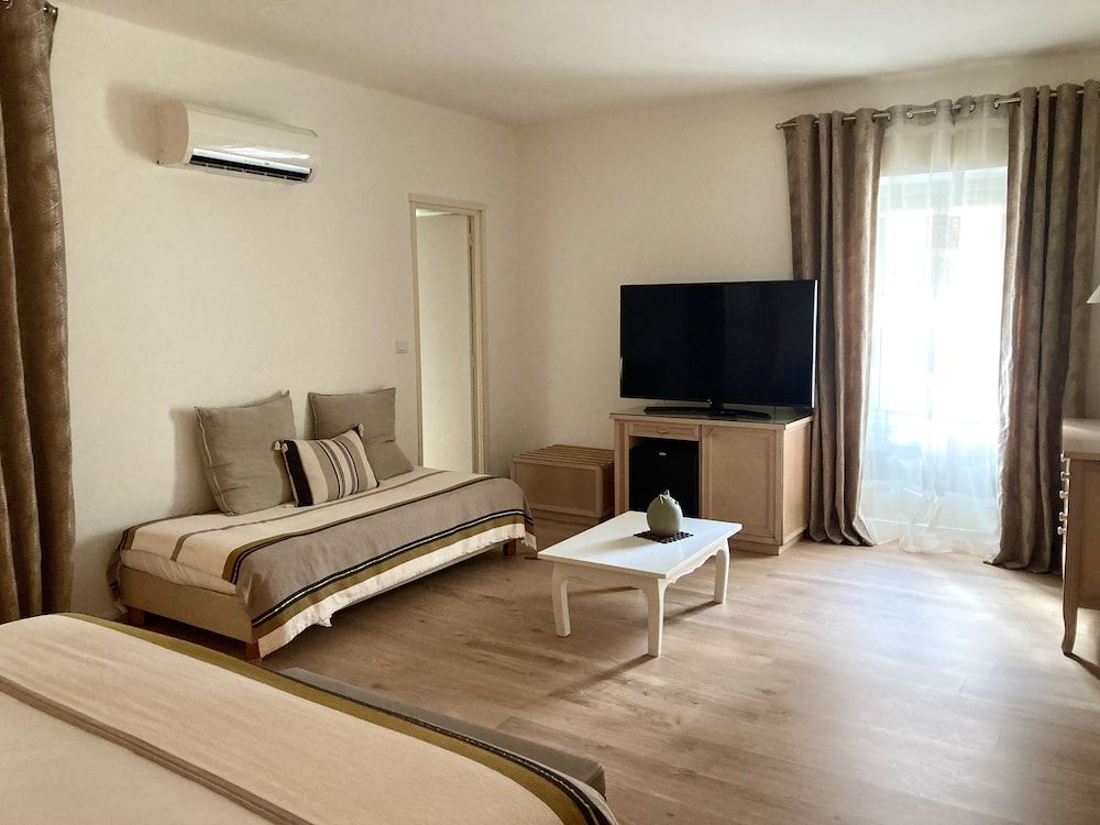 Junior Suite, Courtyard View