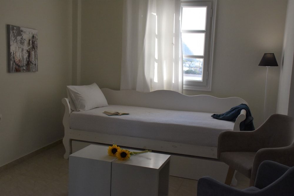 De_naxia Suites Superior Suite, Hot Tub 3