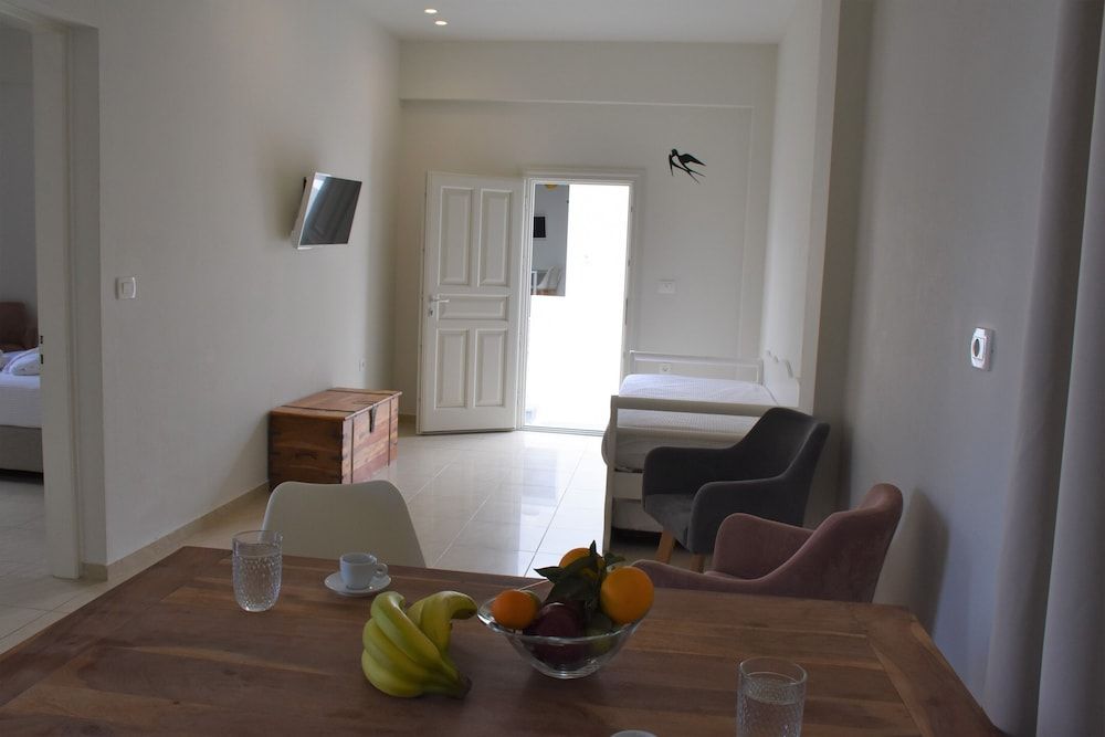 De_naxia Suites Superior Apartment, Hot Tub 16