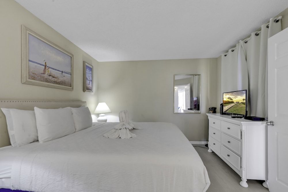Elite Condo, 1 Bedroom, Balcony, Ocean View