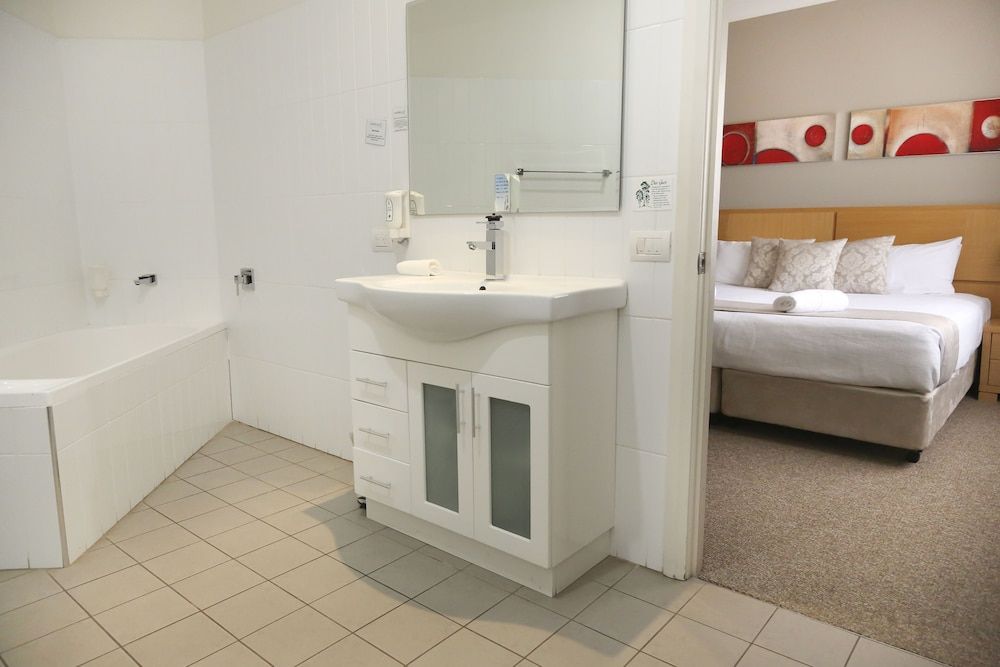 Centrepoint Apartments One Bedroom Apartment 2