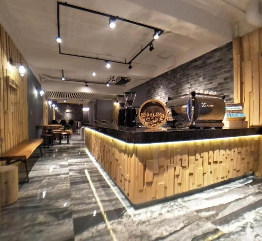 undefined West.inn48 - Self Check-In Hotel 6