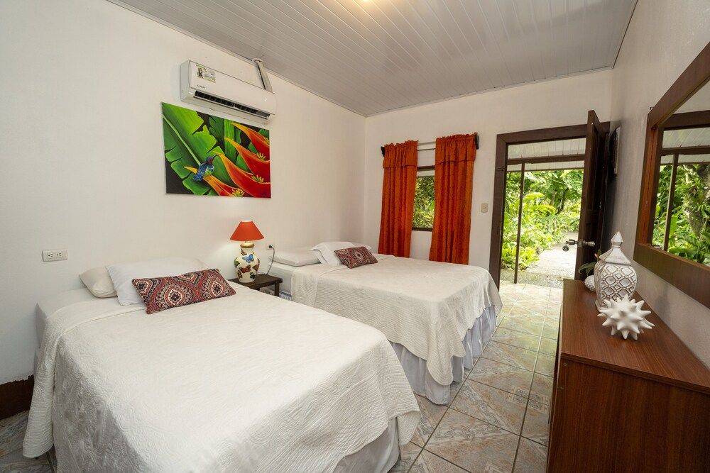 Hotel Tortuguero Beachfront Triple Room, Multiple Beds, Garden View (With AC) 3