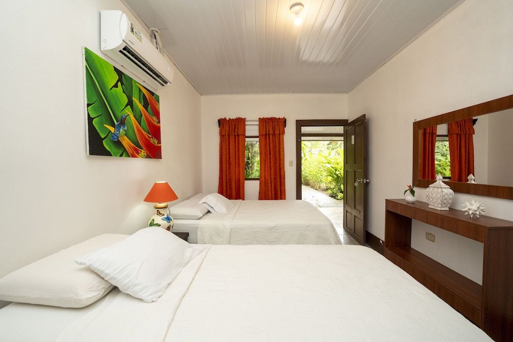 Hotel Tortuguero Beachfront Triple Room, Multiple Beds, Garden View (With AC) 2