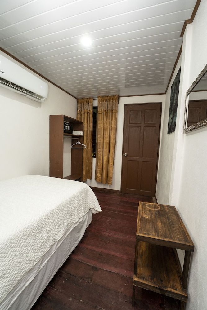 Hotel Tortuguero Beachfront Comfort Single Room, 1 Double Bed, Garden View 2