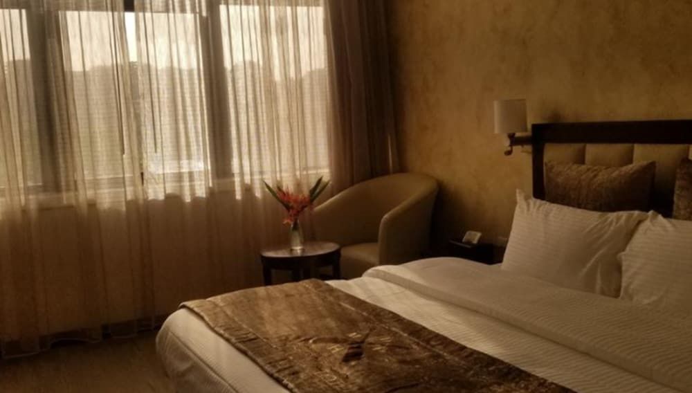 Mamba Point Hotel Freetown Deluxe Double Room, Sea View 3