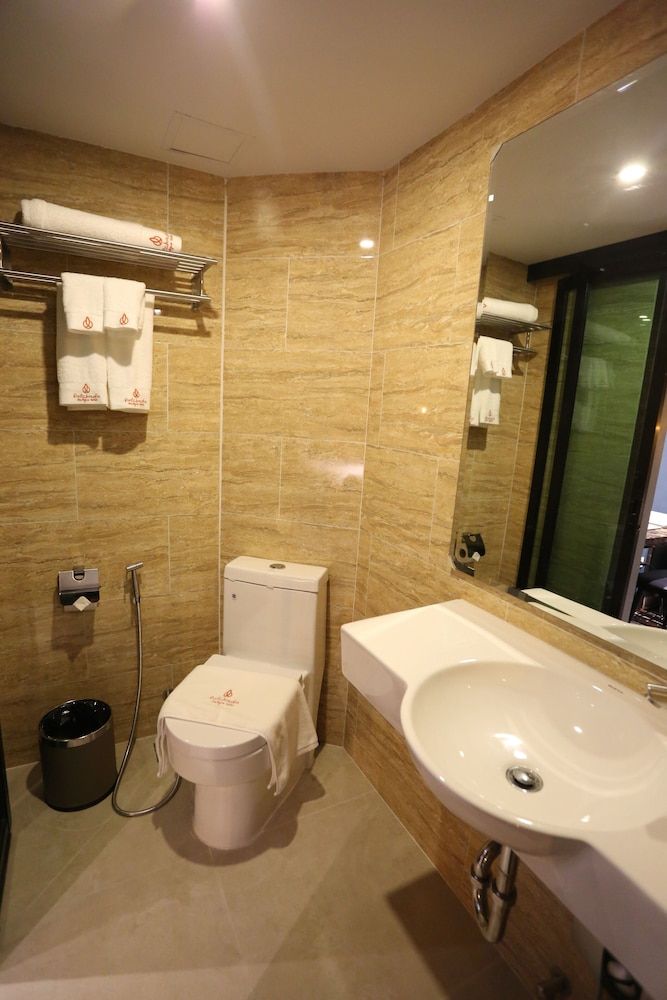 Ratchada Boutique Hotel Crown Tail (Superior - Twin Bed) 3