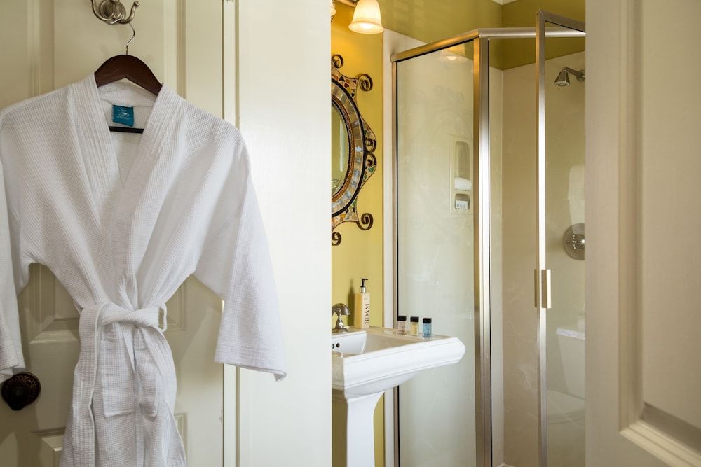 The Inn on West Liberty Luxury Double Room 3