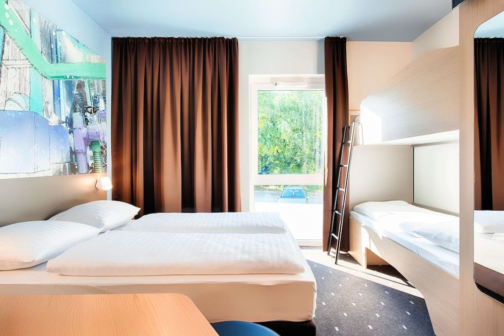 B&B Hotel Chemnitz Quadruple Room 3