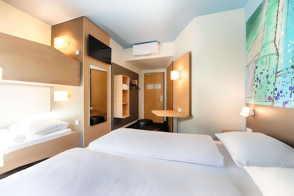 B&B Hotel Chemnitz Quadruple Room 2