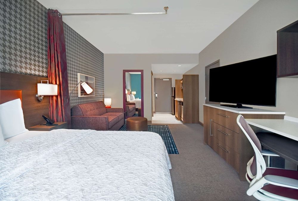 Studio, 1 King Bed (Hearing)