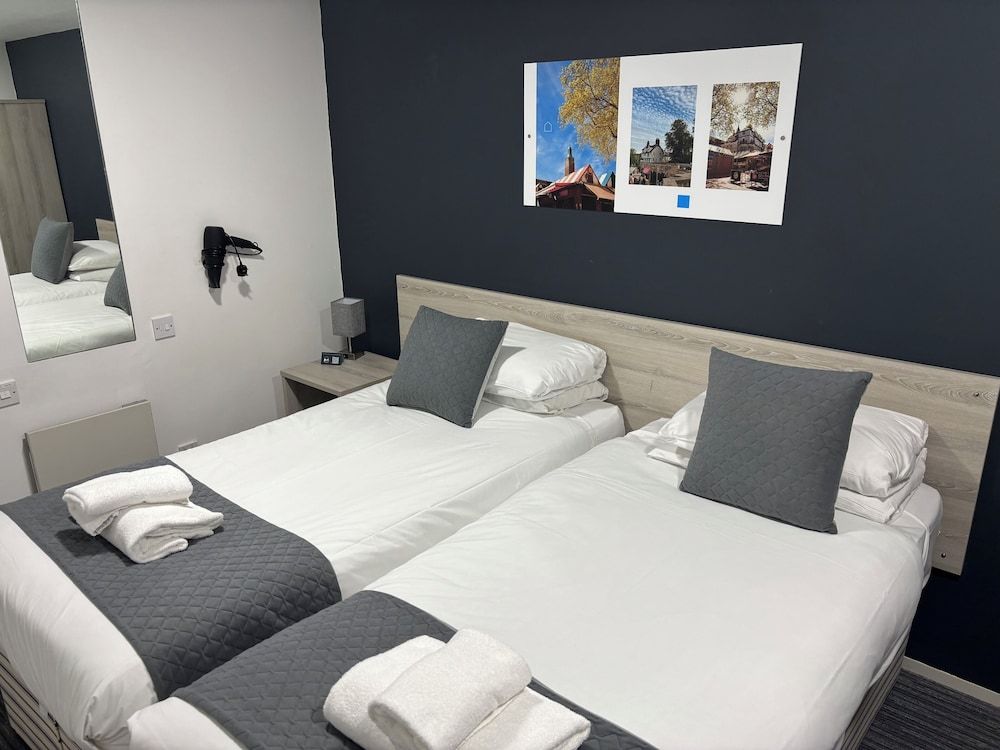 Broadview Hotel Premium Twin Room 5