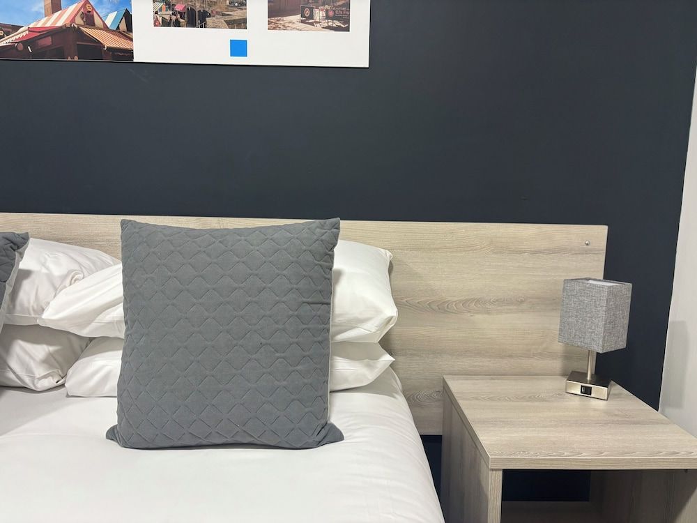 Broadview Hotel Premium Twin Room