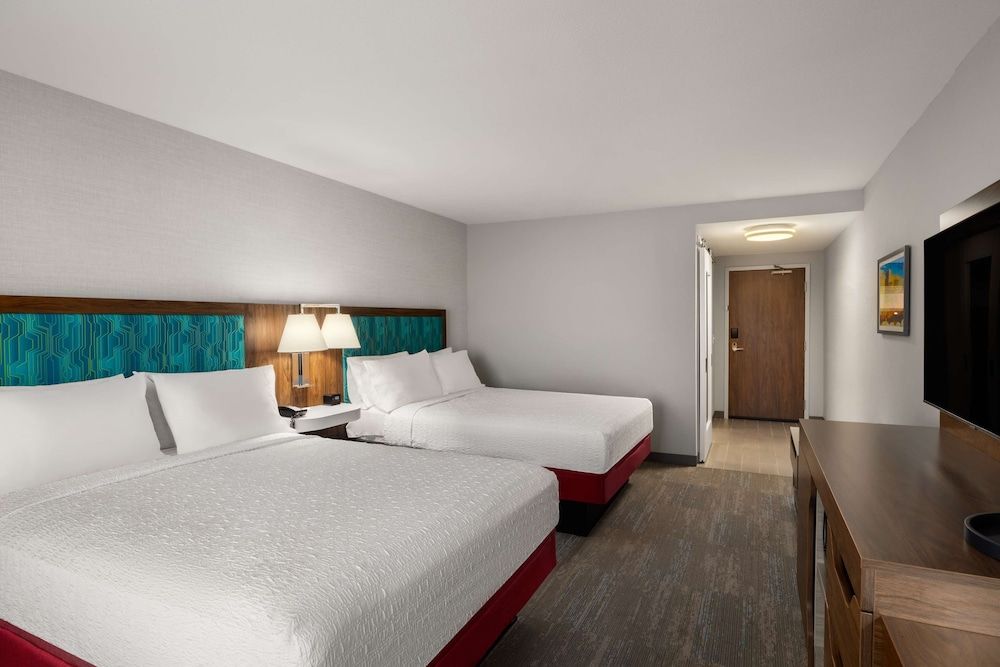 Room, 2 Queen Beds, Accessible, Bathtub (Mobility & Hearing)