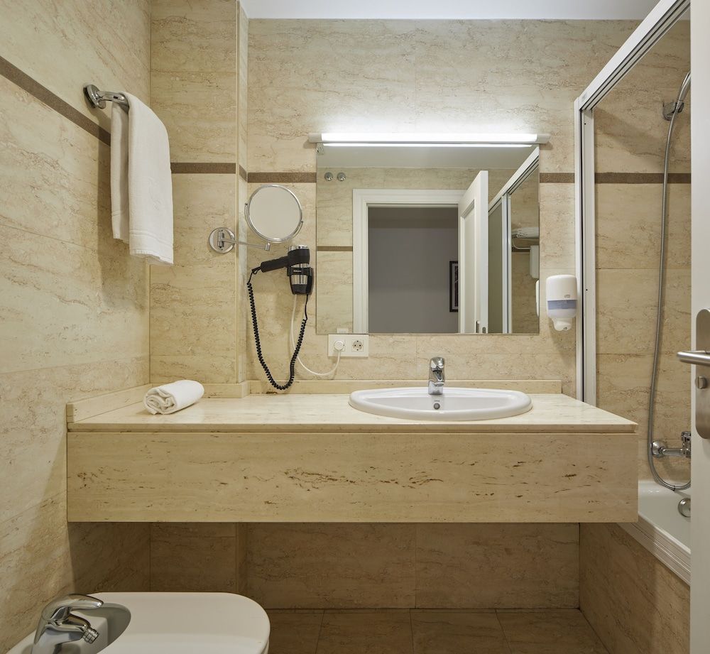 Hostal Arriazu Double or Twin Room 7