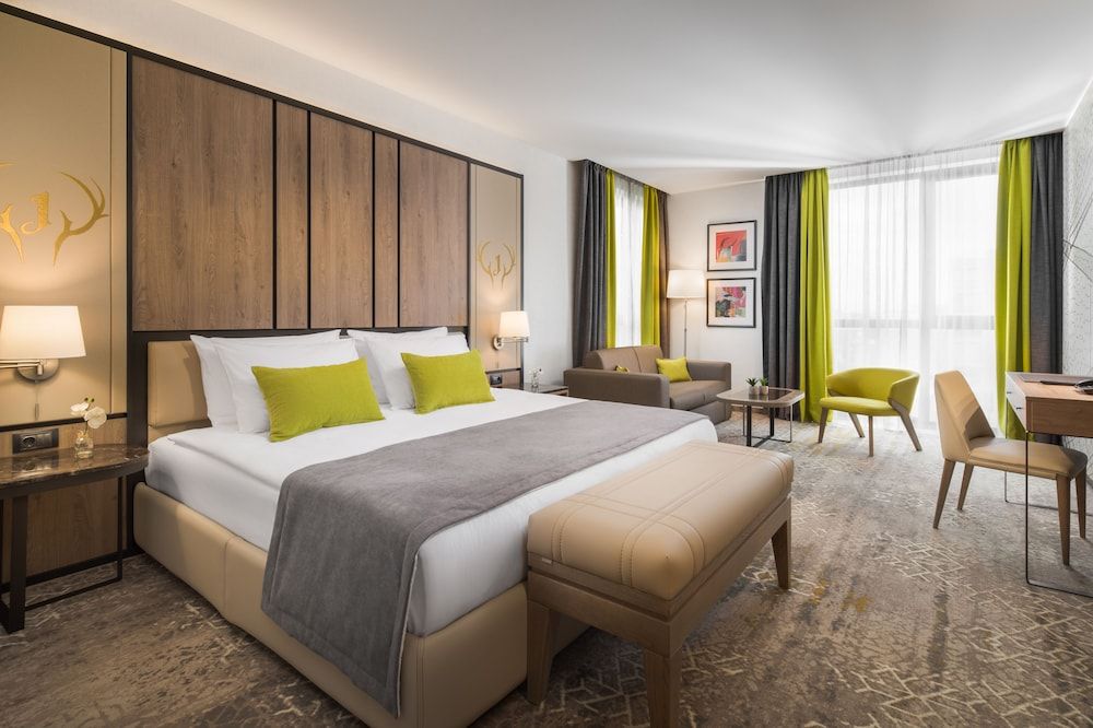 Hotel Jägerhof Premium Double Room 3