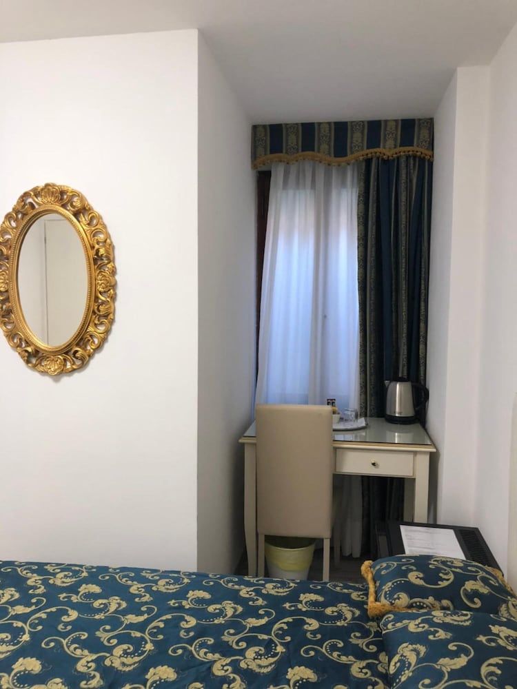 Al Mascaron Ridente Standard Double or Twin Room 11