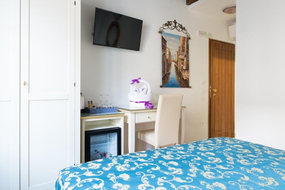 undefined Al Mascaron Ridente 3