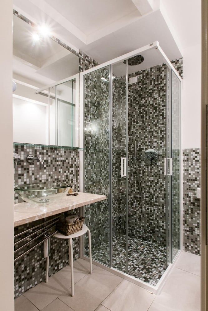 undefined Al Mascaron Ridente 10