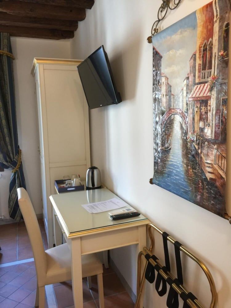 Al Mascaron Ridente Standard Double or Twin Room 14