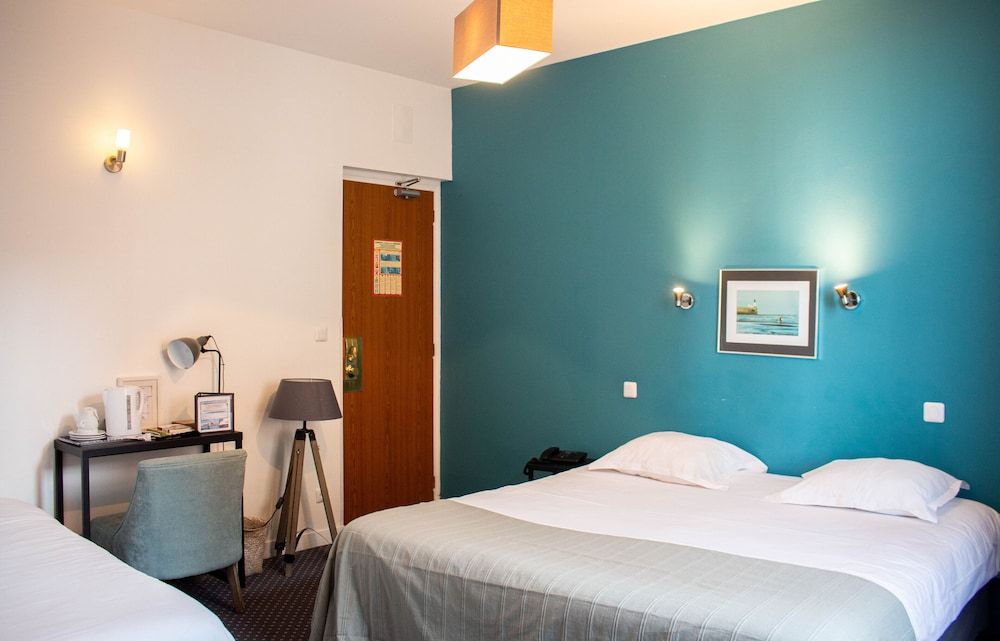 Triple Room, City View