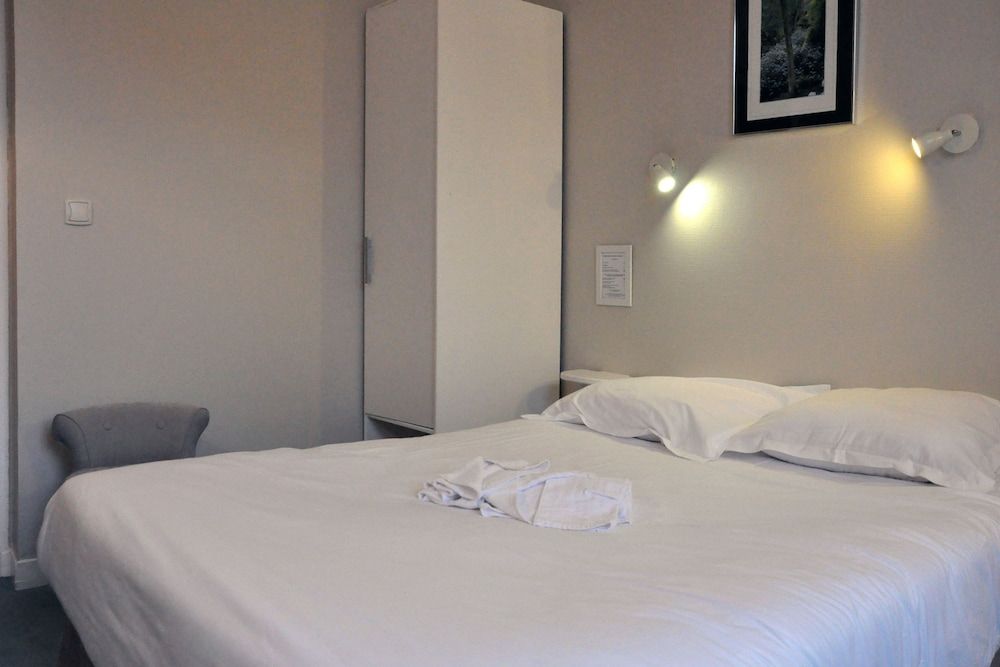 Double Room (Standard)