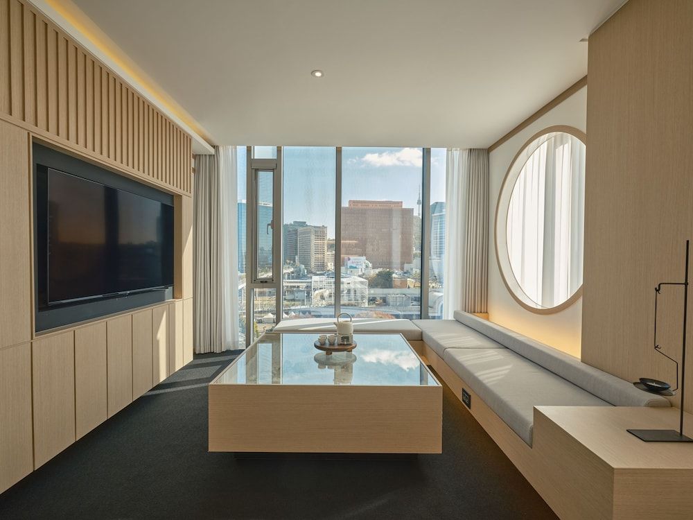 UH Suite The Seoul Family City Suite (Randomly Assigned) 14