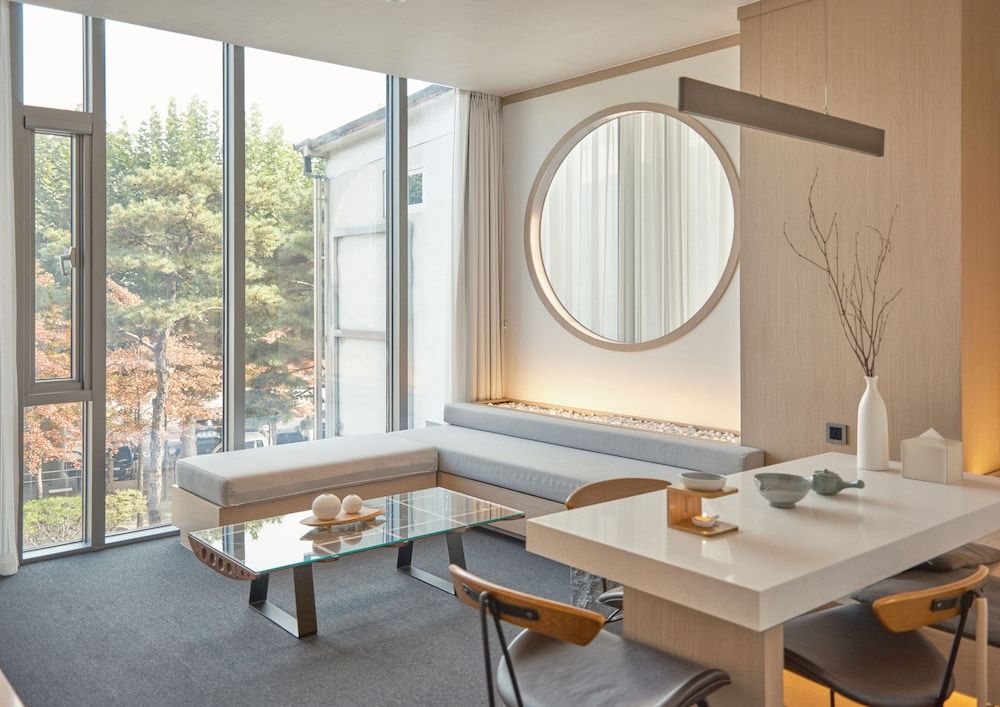 undefined UH Suite The Seoul