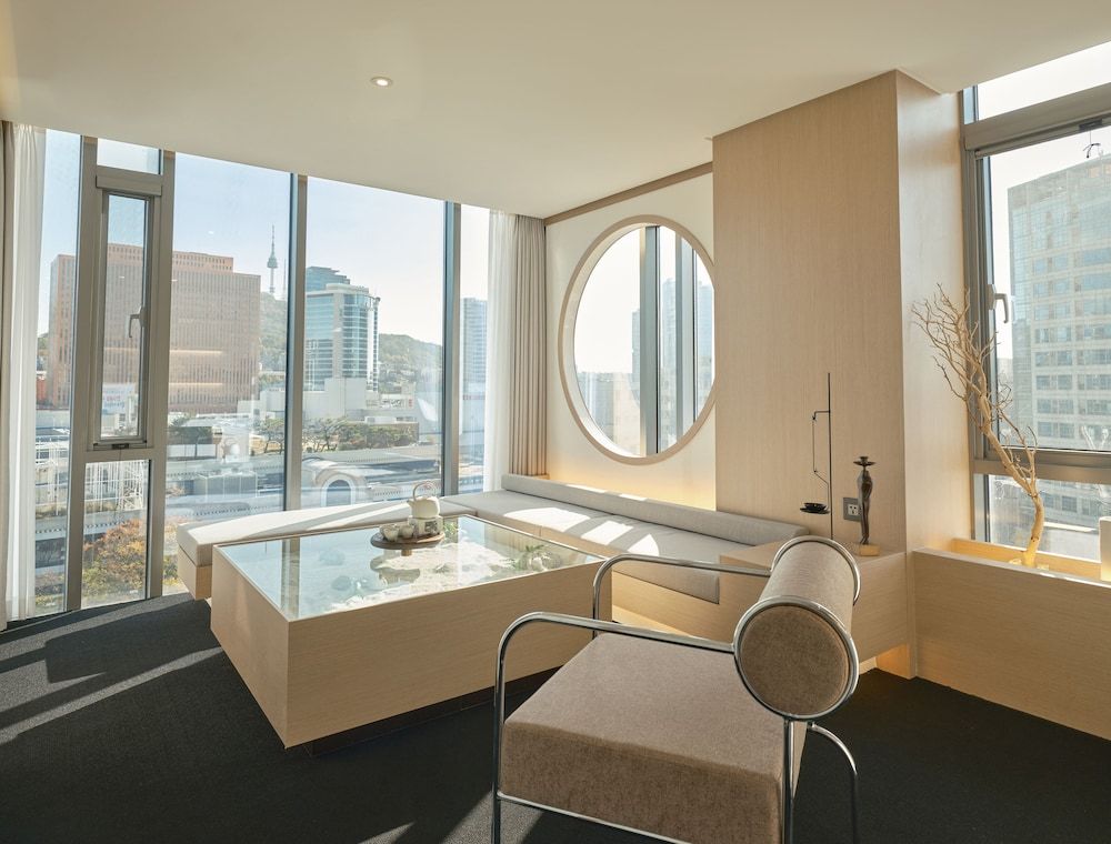 UH Suite The Seoul Family City Suite (Randomly Assigned) 12