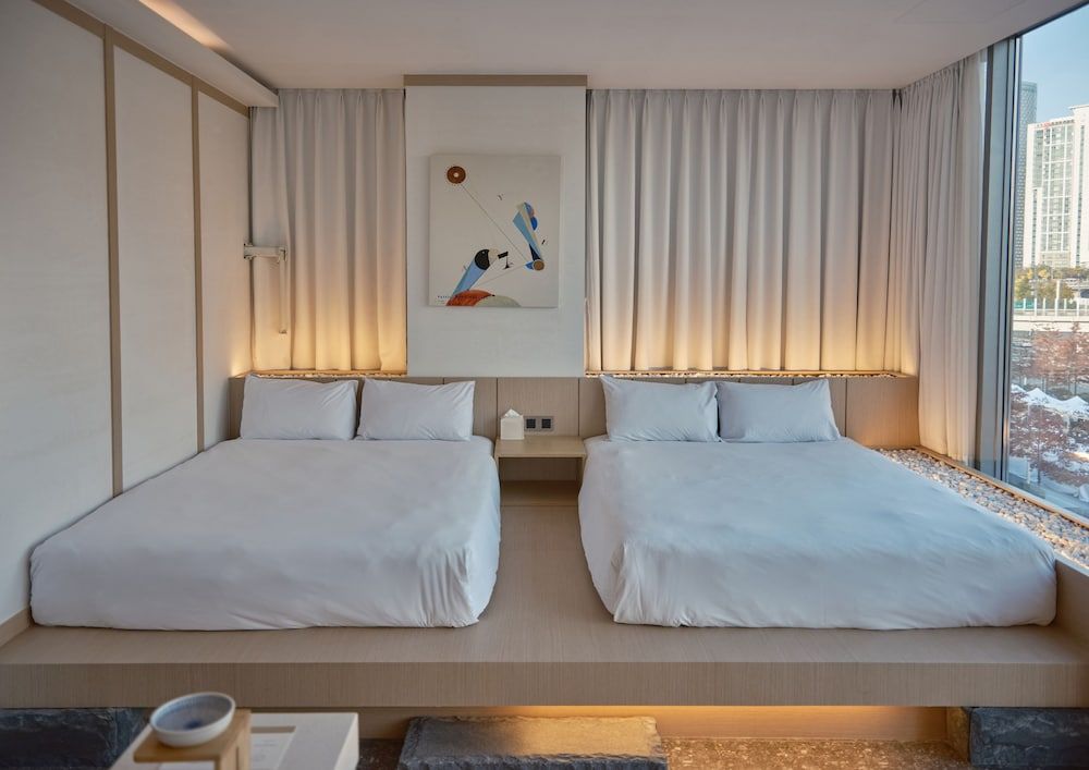 undefined UH Suite The Seoul 6