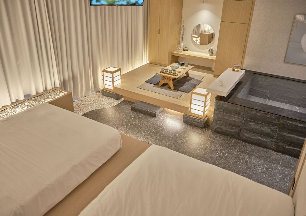 undefined UH Suite The Seoul 10